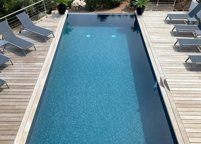 Вилла Rostalana Пинареллу