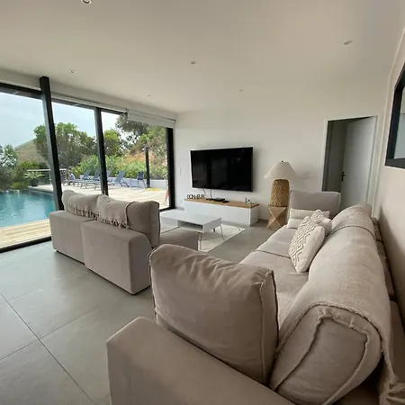 Rostalana Villa *