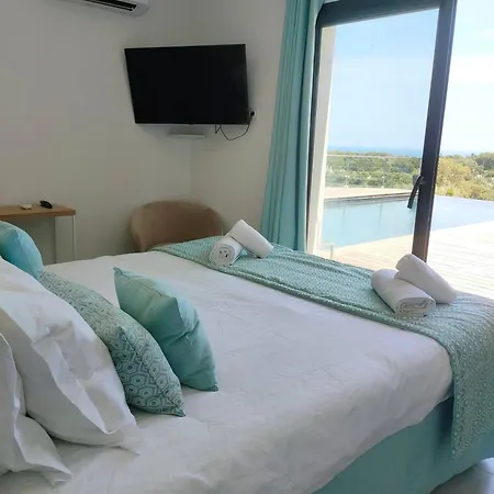 Rostalana Villa *